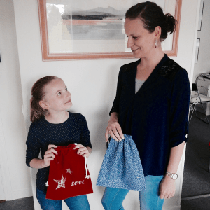 Leila et sa maman avec leur créations