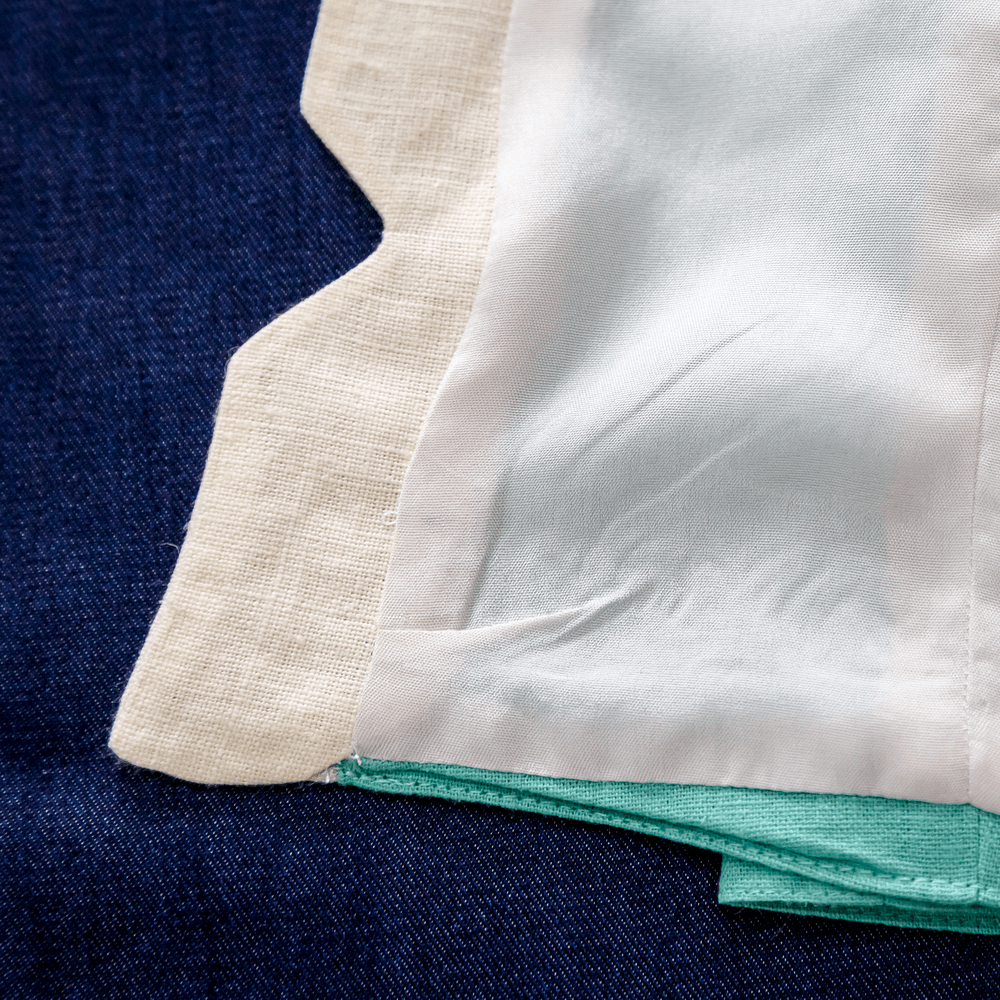 assemblage de la doublure en bas de la veste Camelia