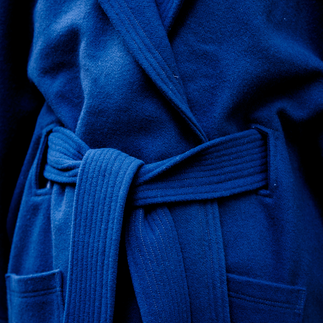 manteau cape surpiqures ceinture